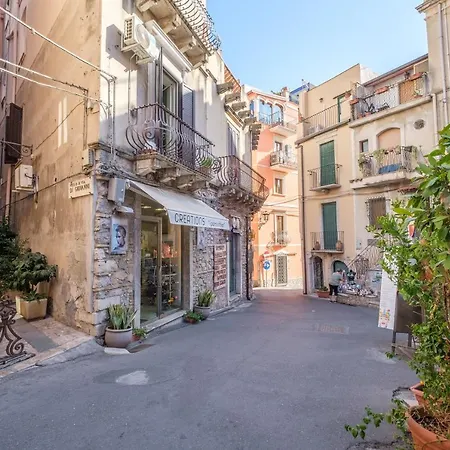 Skip Intro Apartment Taormina Casa vacanze